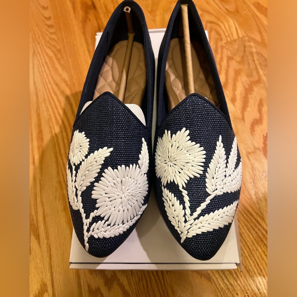 The Heron Flat with Embroidery